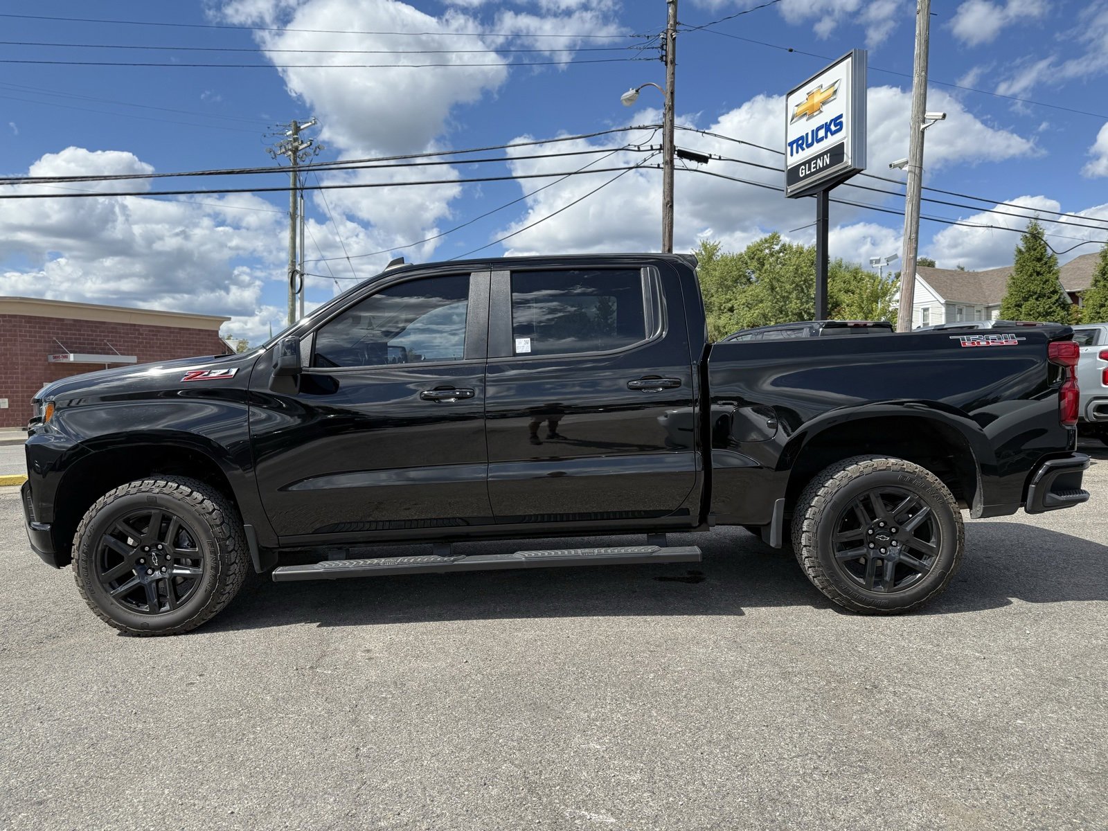 2022 Chevrolet Silverado 1500 LT Trail Boss photo 2