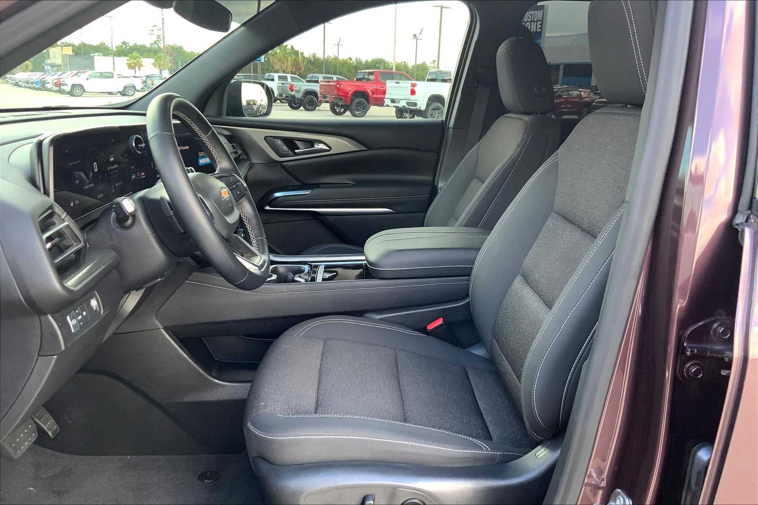 2024 Chevrolet Traverse photo 7