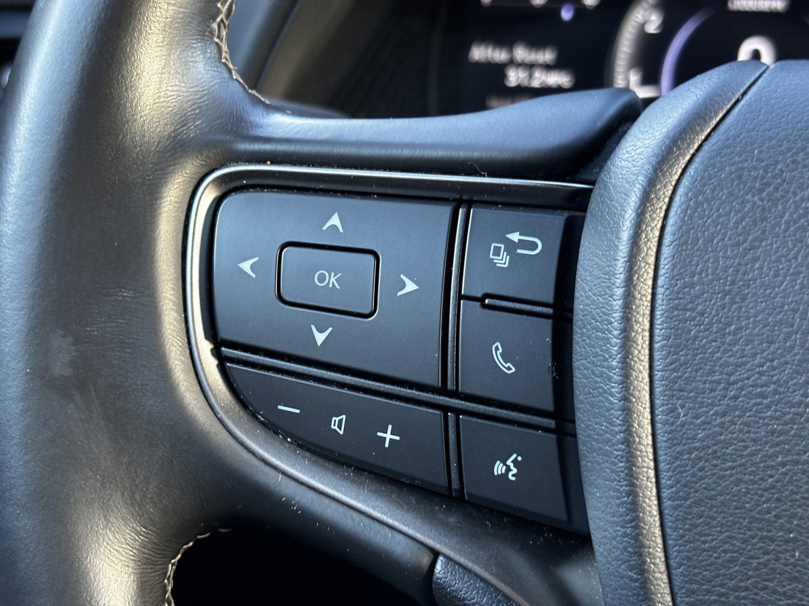 2019 Lexus UX 200 photo 17