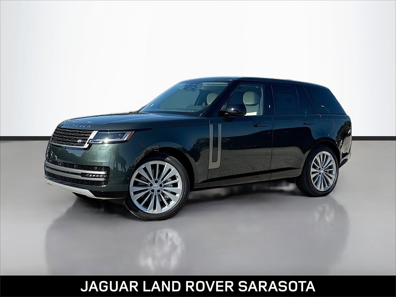 2025 Land Rover Range Rover SE's photo
