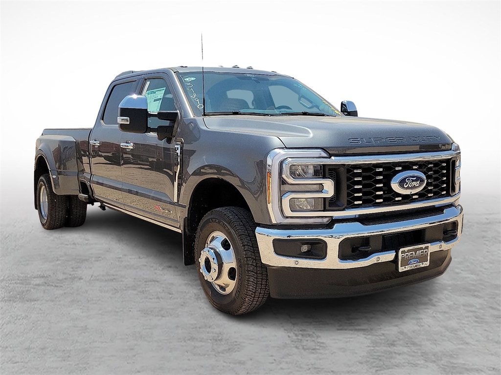 2025 Ford F-350 Super Duty Lariat's photo