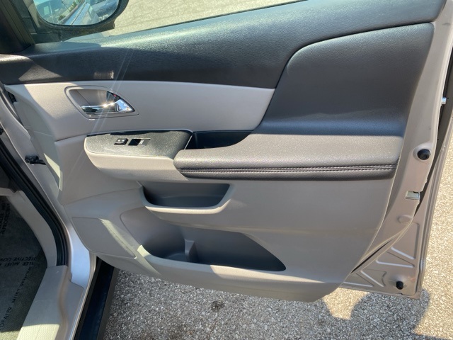 2015 Honda Odyssey EX-L photo 25