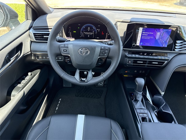 2025 Toyota Camry SE photo 13