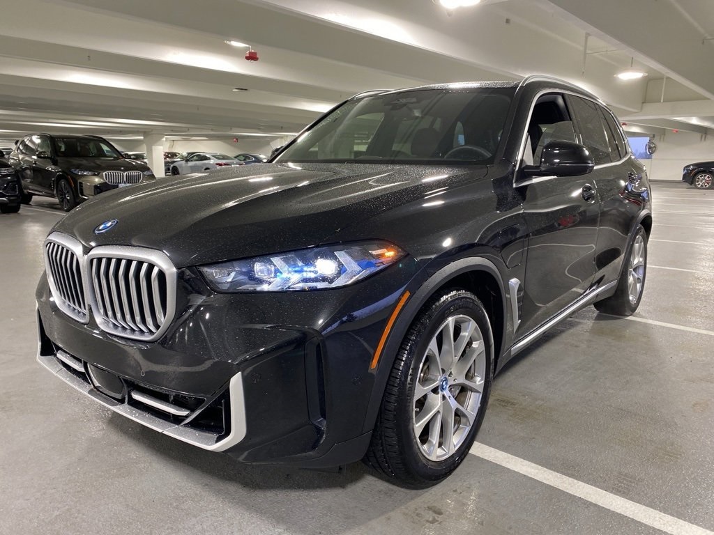 2024 BMW X5 50e's photo