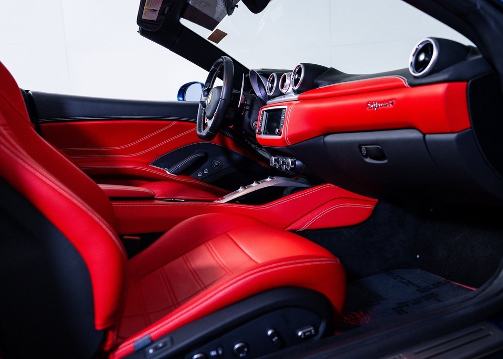 Certified Used 2017 Blu Abu Dhabi Metallic Ferrari T image 29