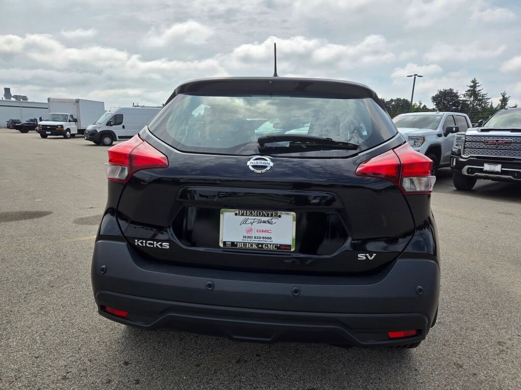2020 Nissan Kicks SV photo 10