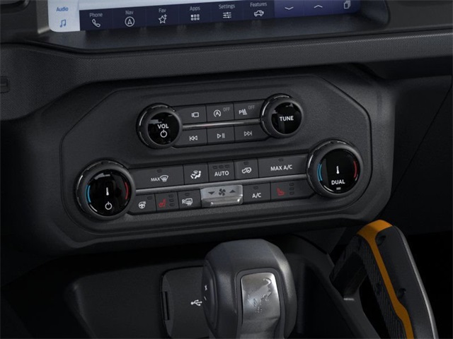 2024 Ford Bronco Badlands photo 16