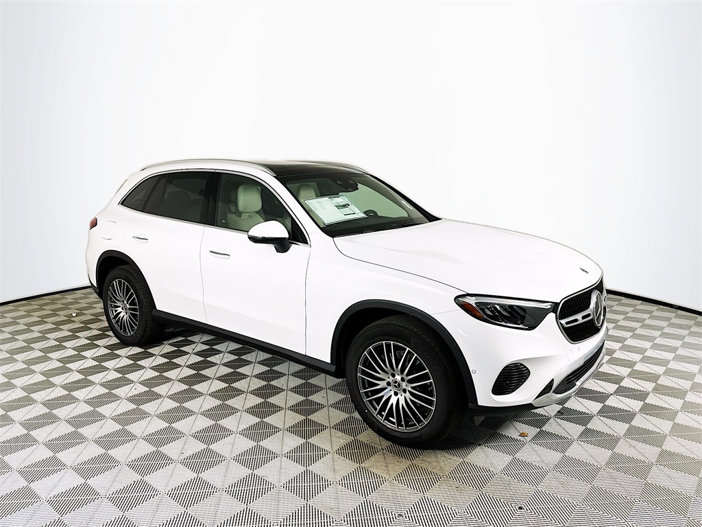 2026 Mercedes-Benz GLC Base's photo