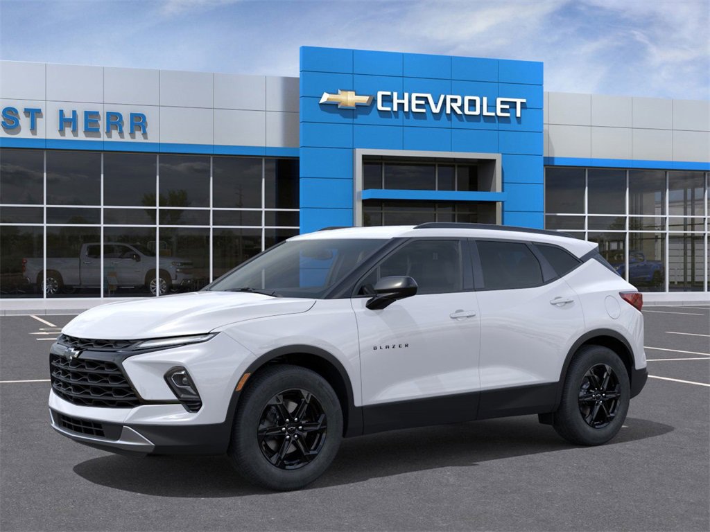2025 Chevrolet Blazer 2LT photo 2