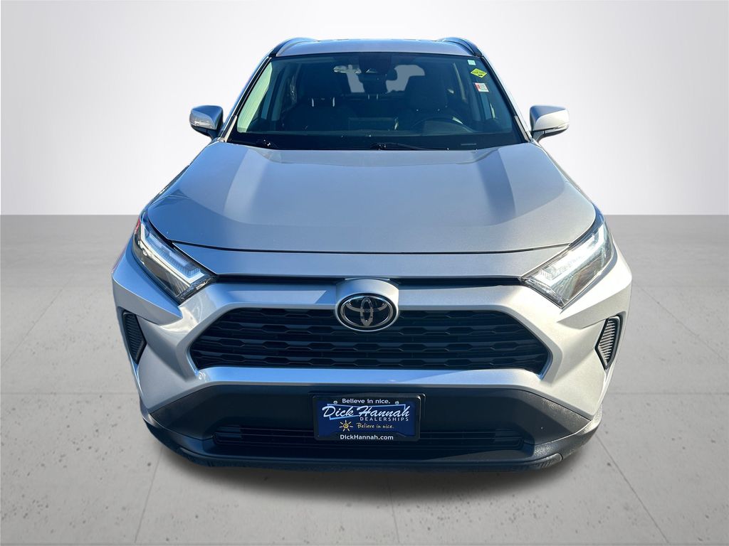 2023 Toyota RAV4 XLE photo 2