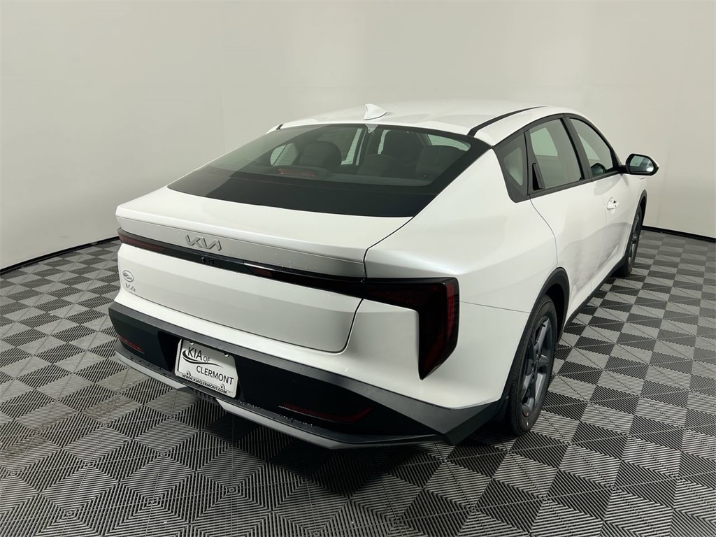 2025 Kia K4 LXS photo 3