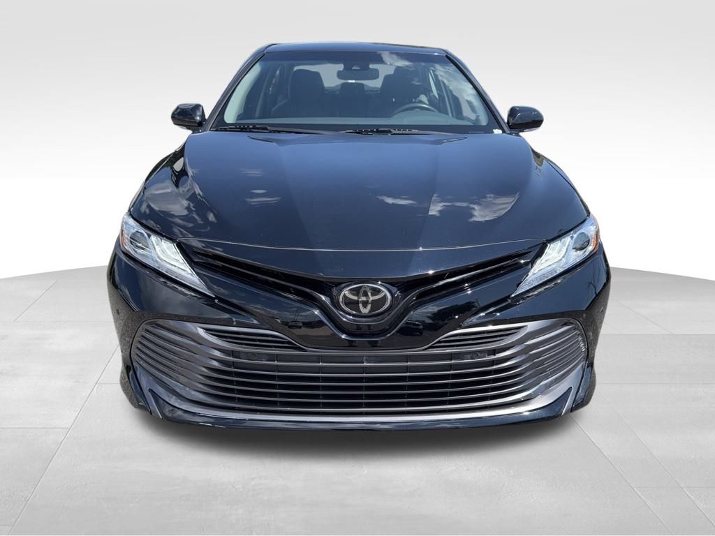 2018 Toyota Camry XLE photo 14