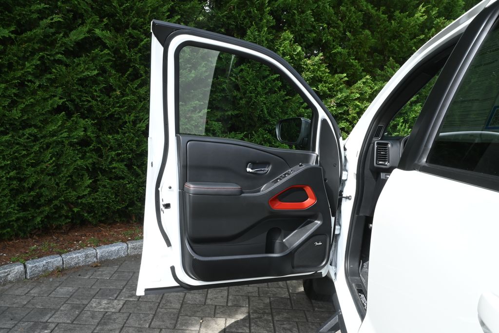 2023 Nissan Frontier PRO-4X photo 24