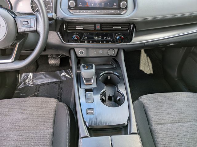 2022 Nissan Rogue SV photo 12