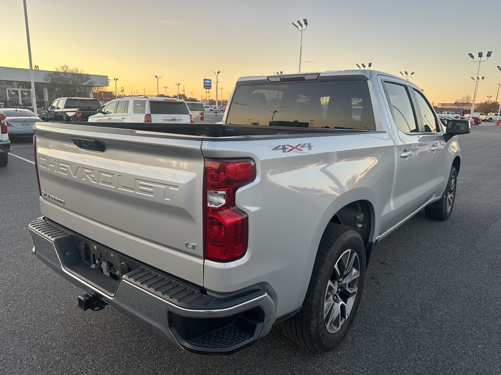 2022 Chevrolet Silverado 1500 LT photo 4
