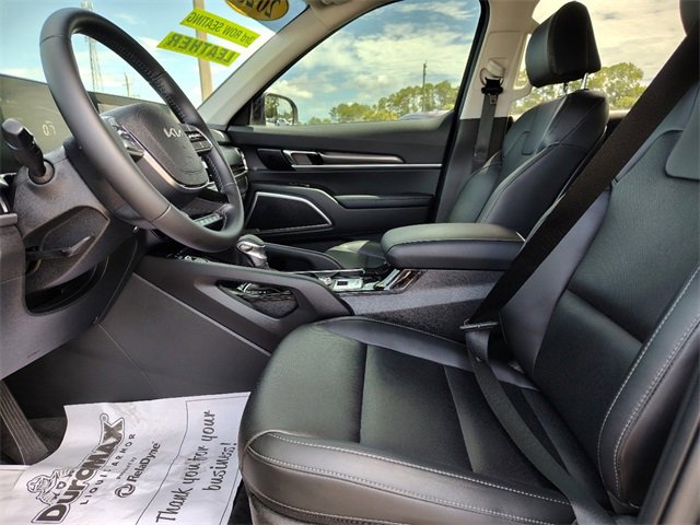 2024 Kia Telluride S photo 19
