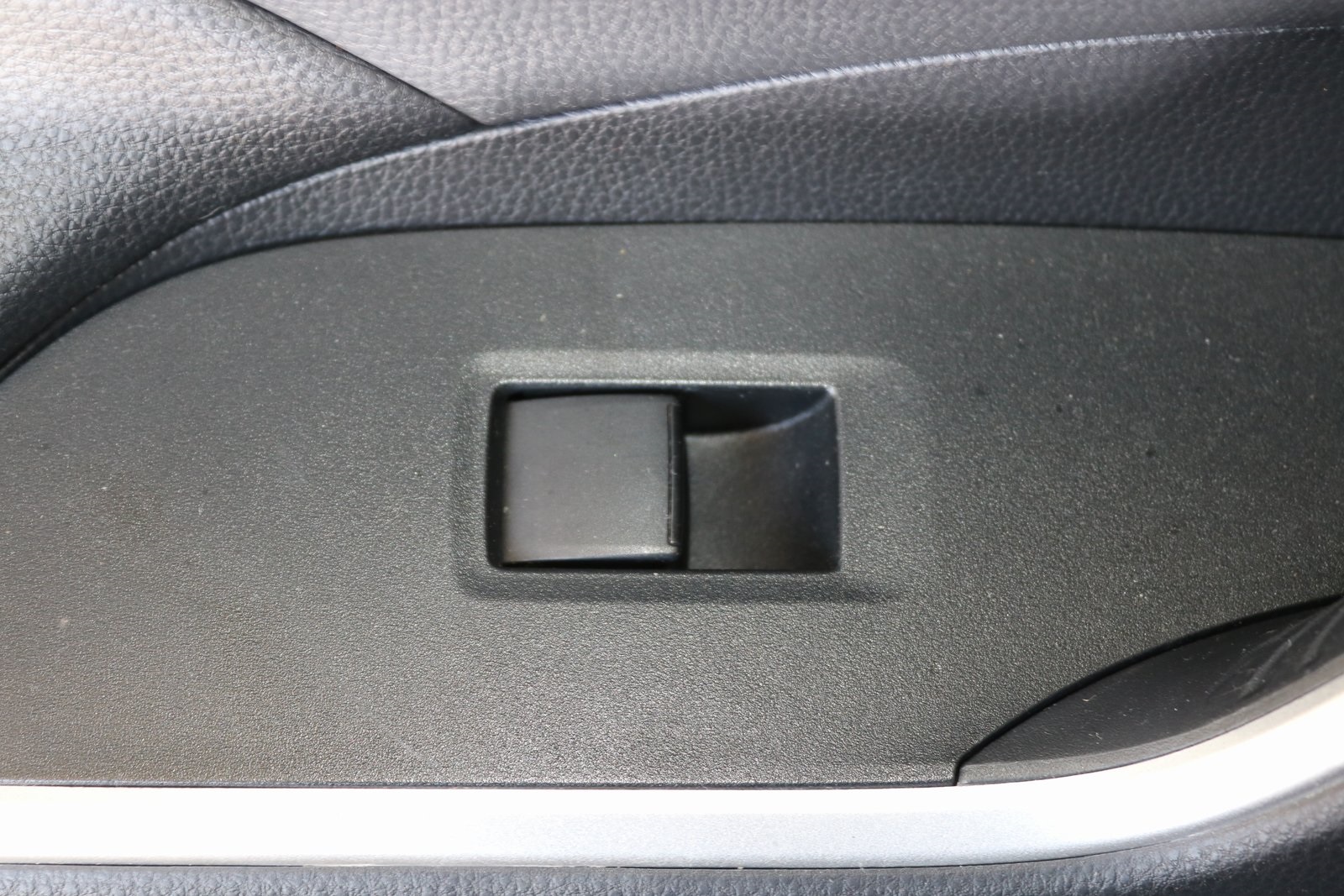 2021 Toyota RAV4 LE photo 20
