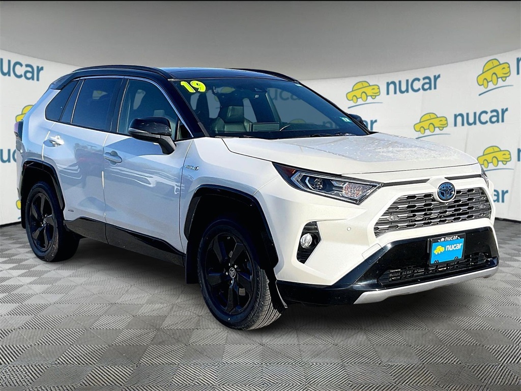 2019 Toyota RAV4 XSE's photo