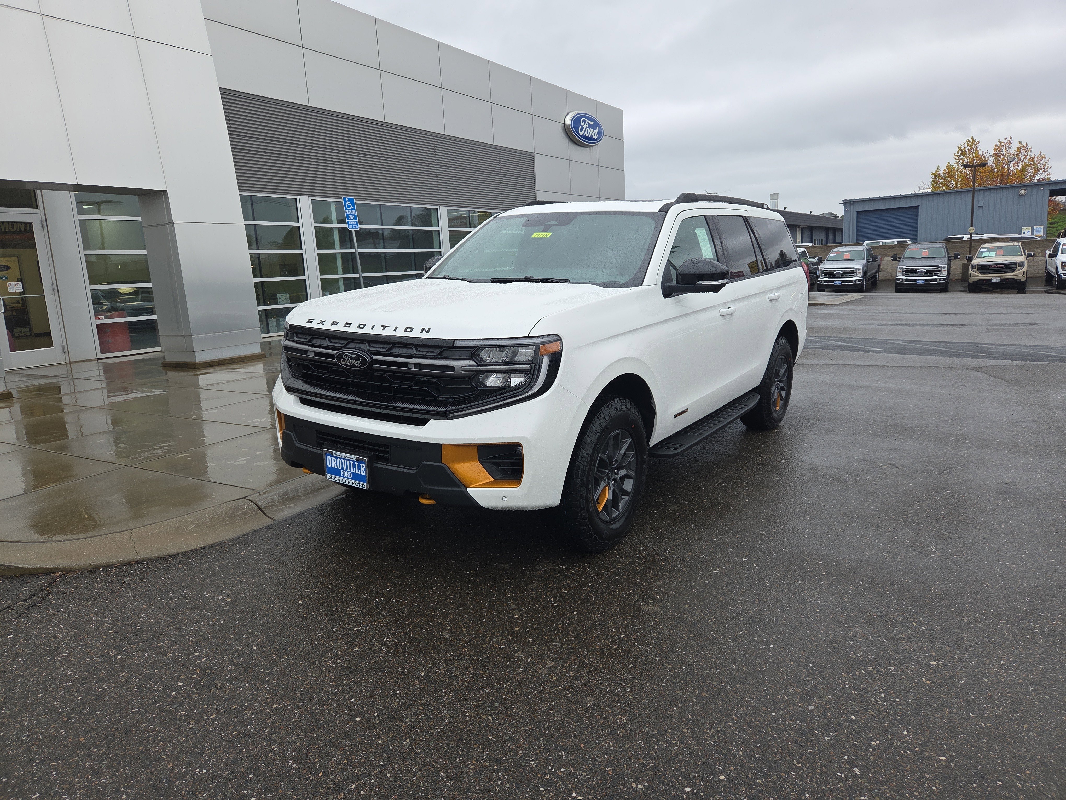 2025 Ford Expedition Tremor's photo