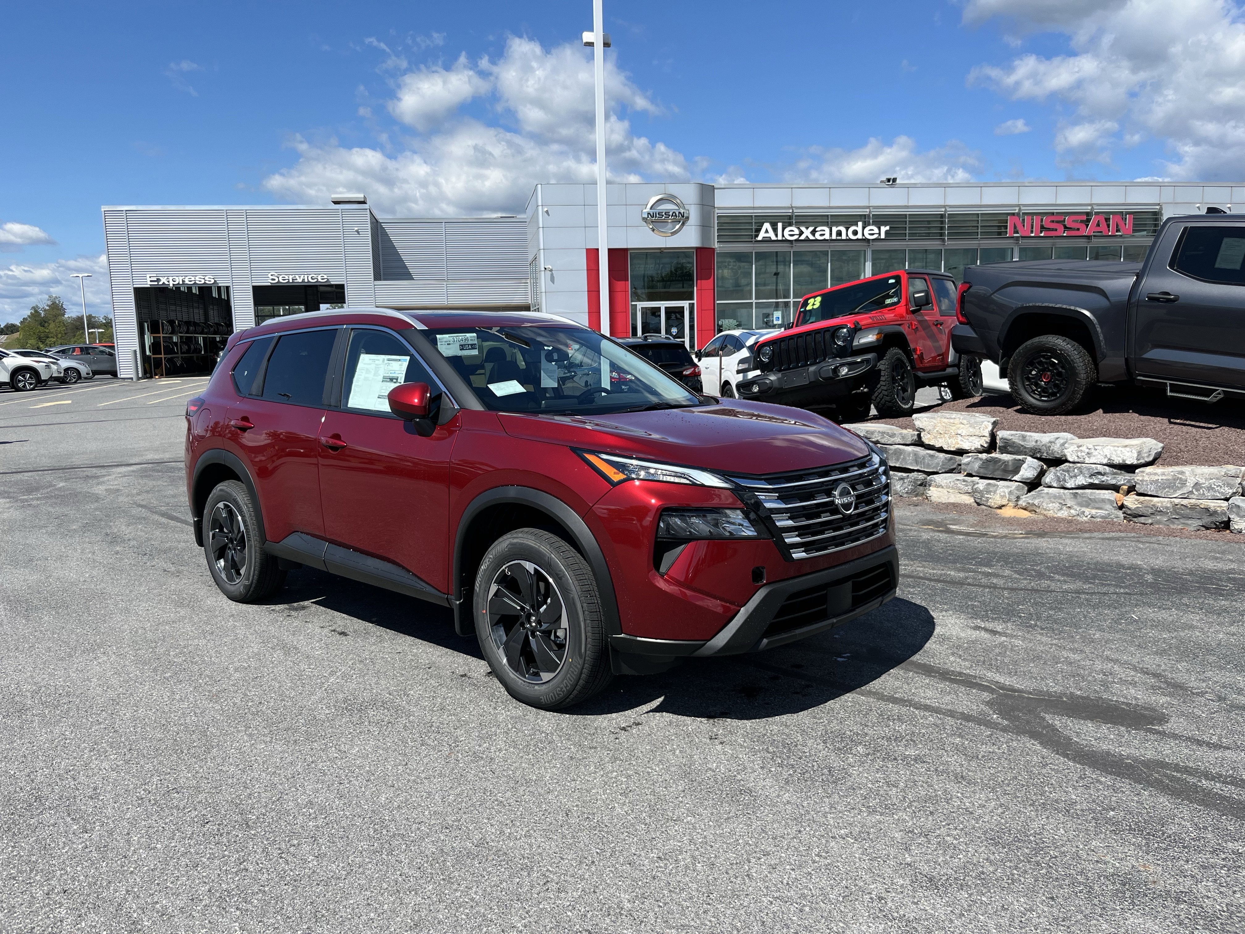 2026 Nissan Rogue SV's photo