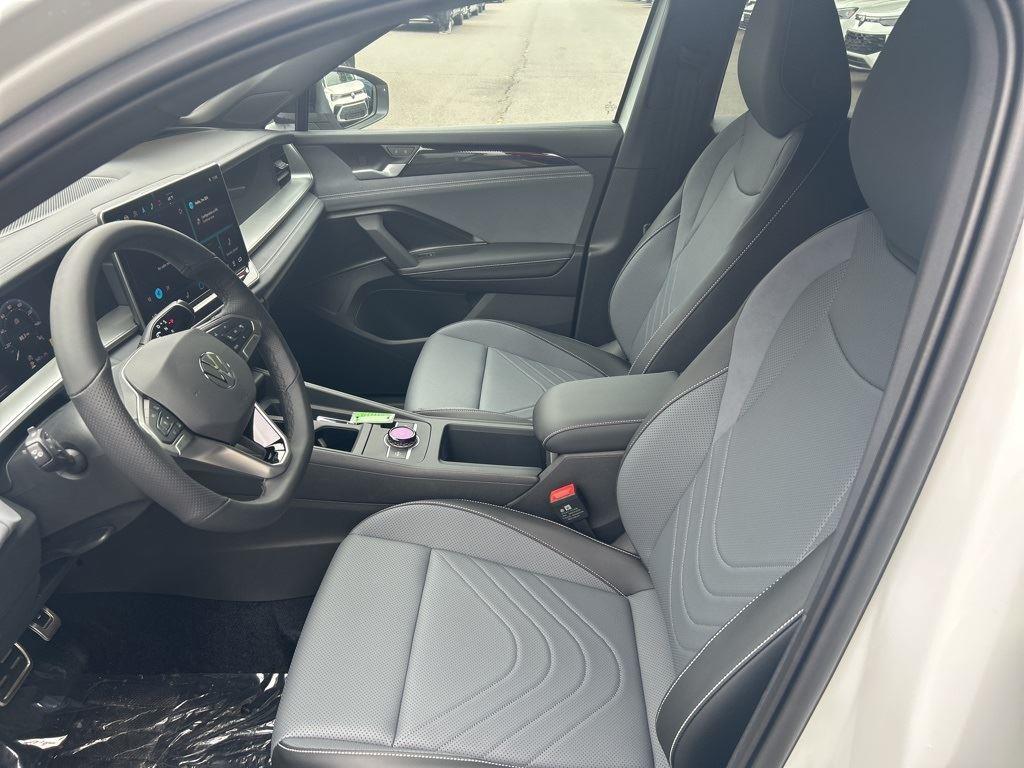 2025 Volkswagen Tiguan SE R-Line Black photo 7
