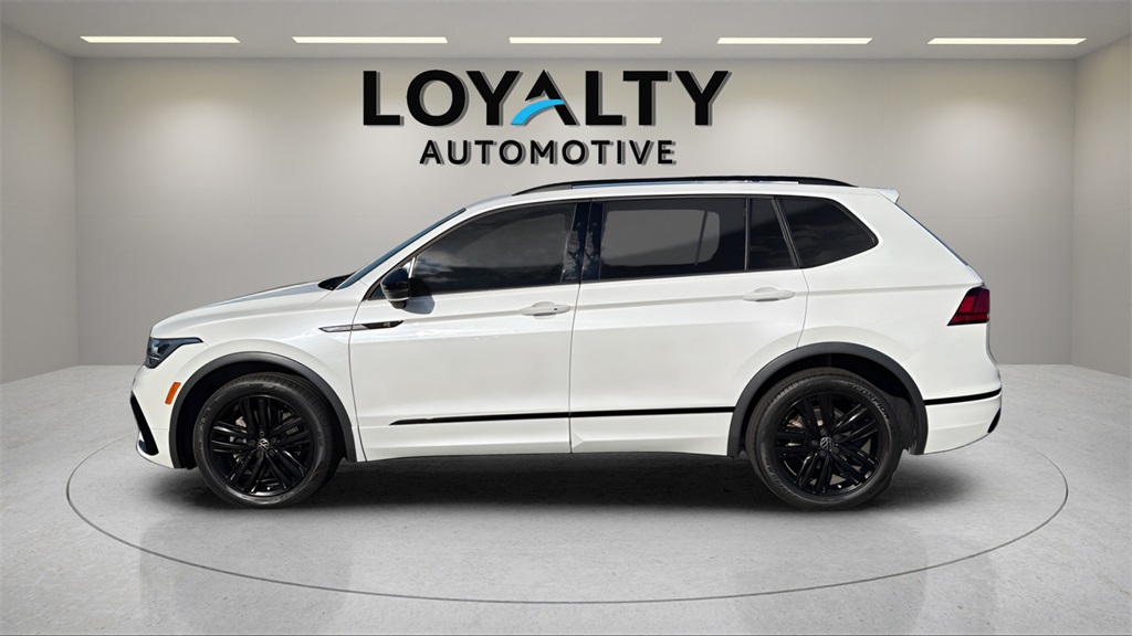 2022 Volkswagen Tiguan SE R-Line Black photo 2