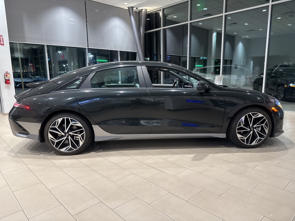 2023 Hyundai Ioniq 6 SEL photo 4