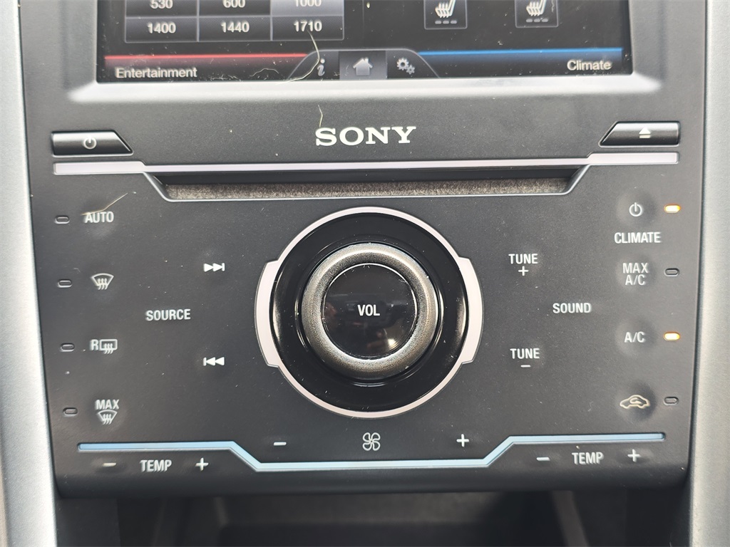 2014 Ford Fusion Titanium photo 16