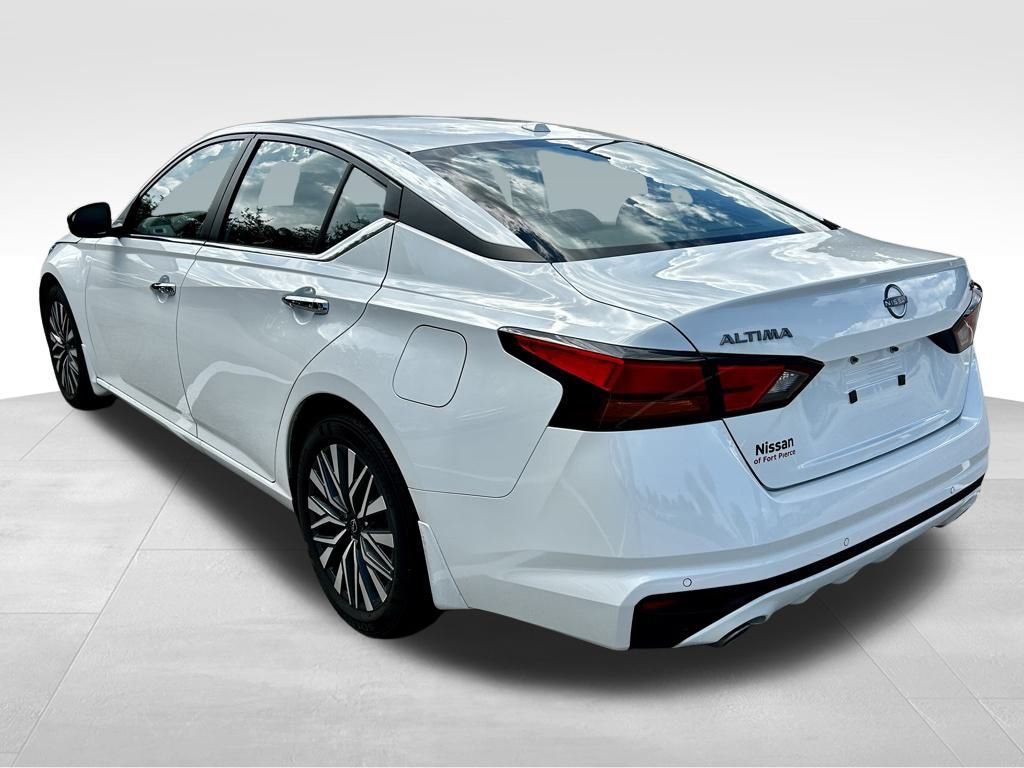 2024 Nissan Altima 2.5 SV photo 4
