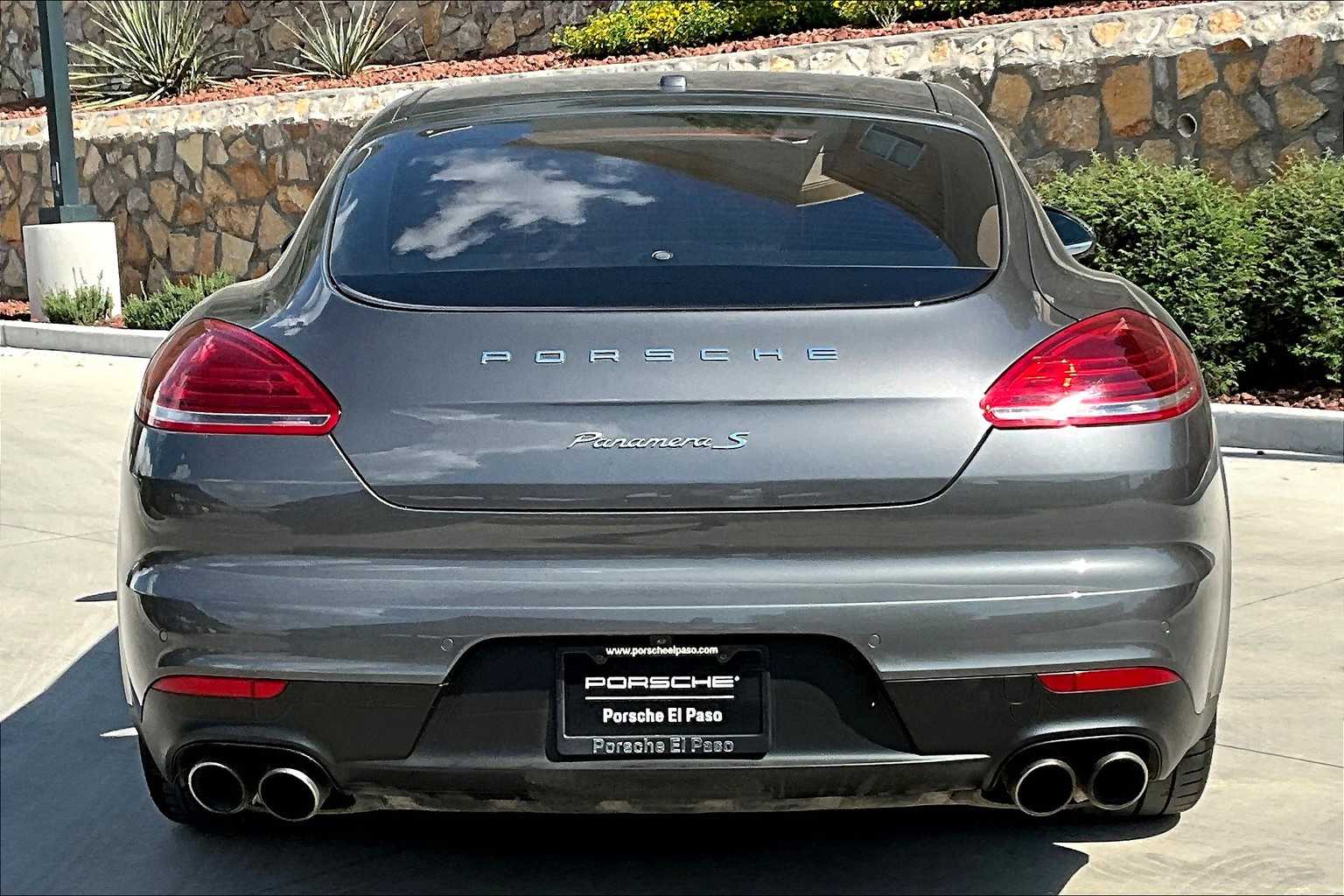 2016 Porsche Panamera S photo 6