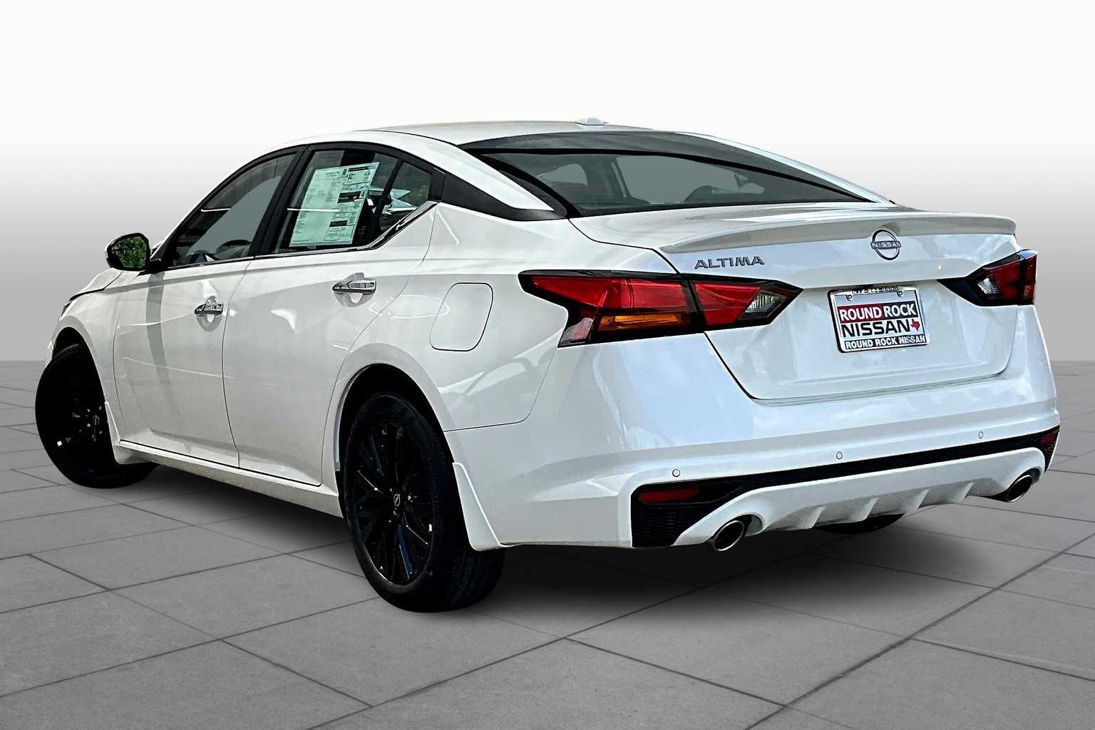 2025 Nissan Altima SV photo 7