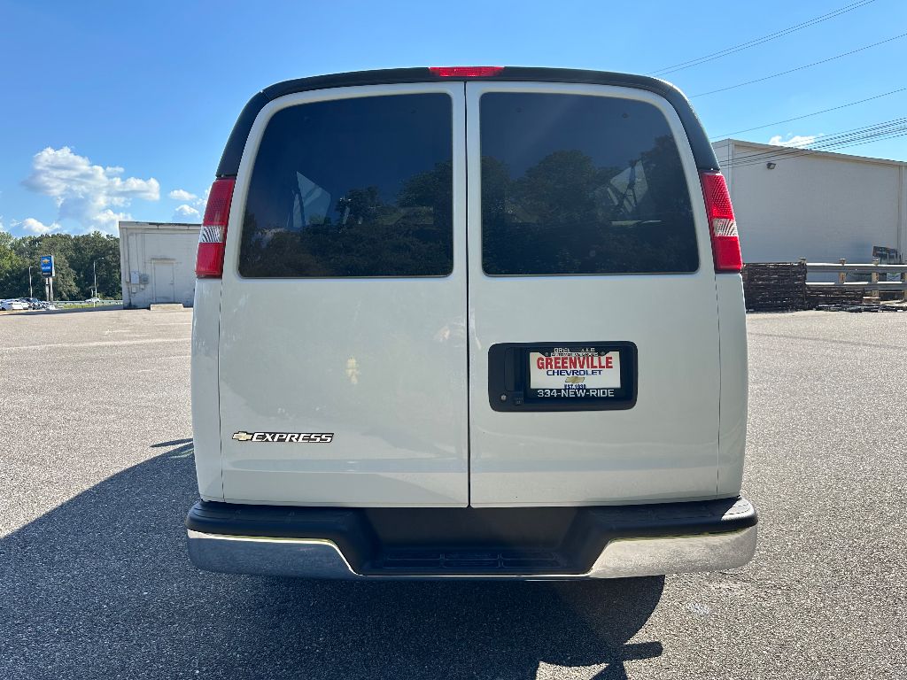 2019 Chevrolet Express Passenger 3500 LT photo 7