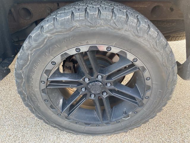 2015 Chevrolet Silverado LT photo 8