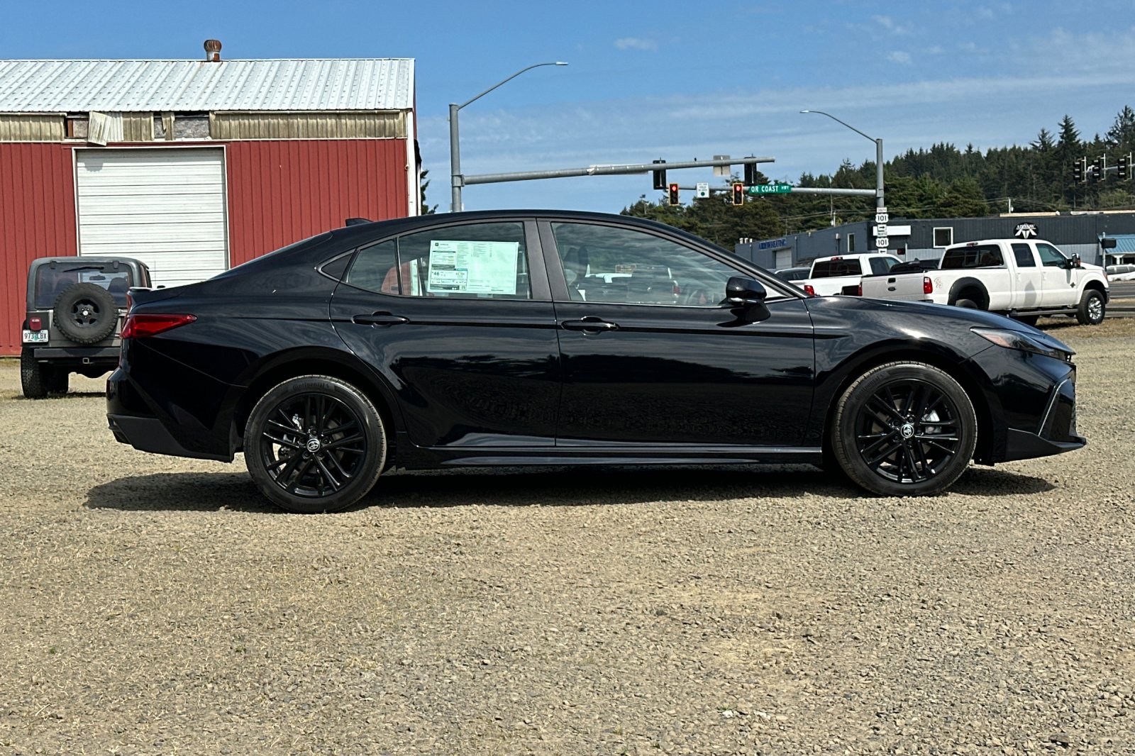 2025 Toyota Camry SE photo 3