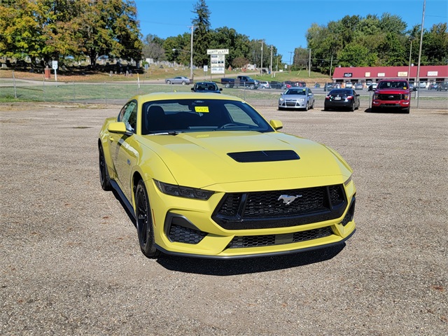 2025 Ford Mustang GT photo 2