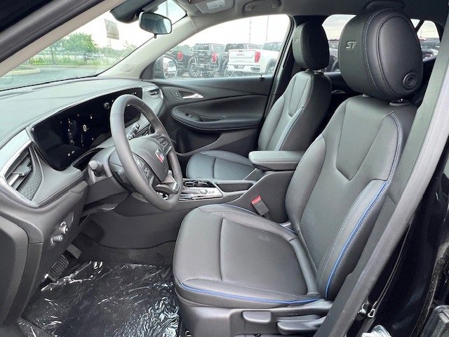 2026 Buick Encore GX Sport Touring photo 13