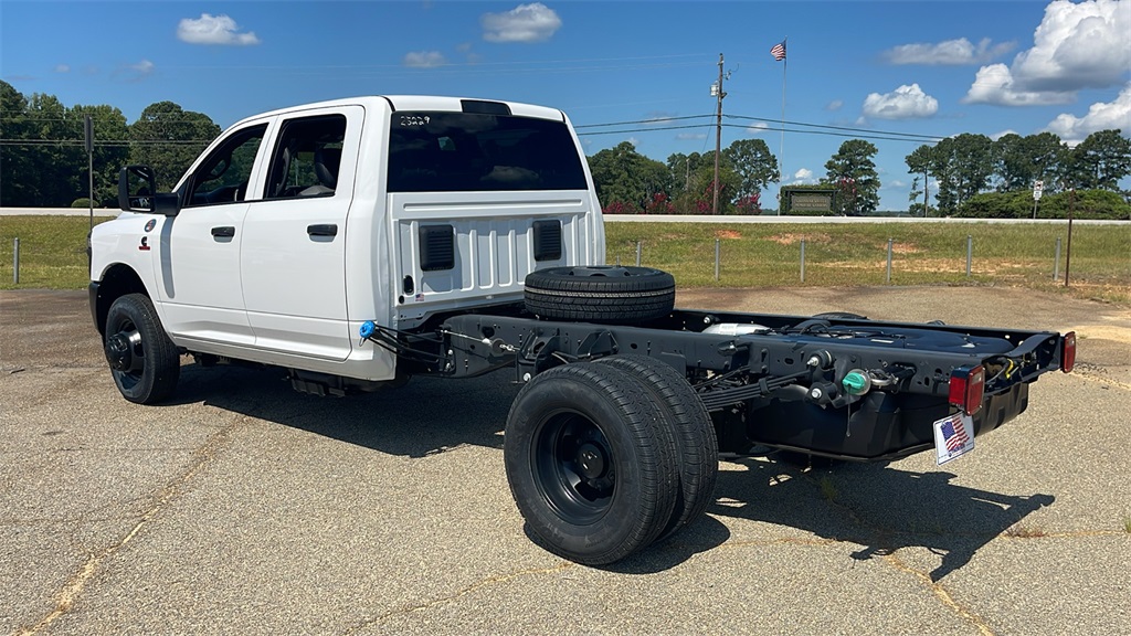 2025 Ram 3500 Tradesman photo 5