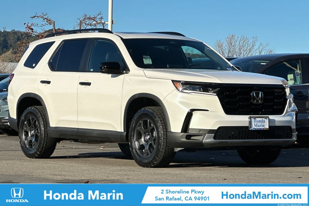2025 Honda Pilot TrailSport's photo