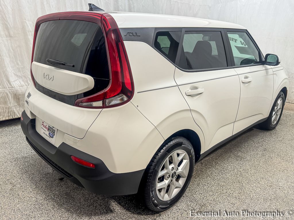 2022 KIA SOUL - Image 9