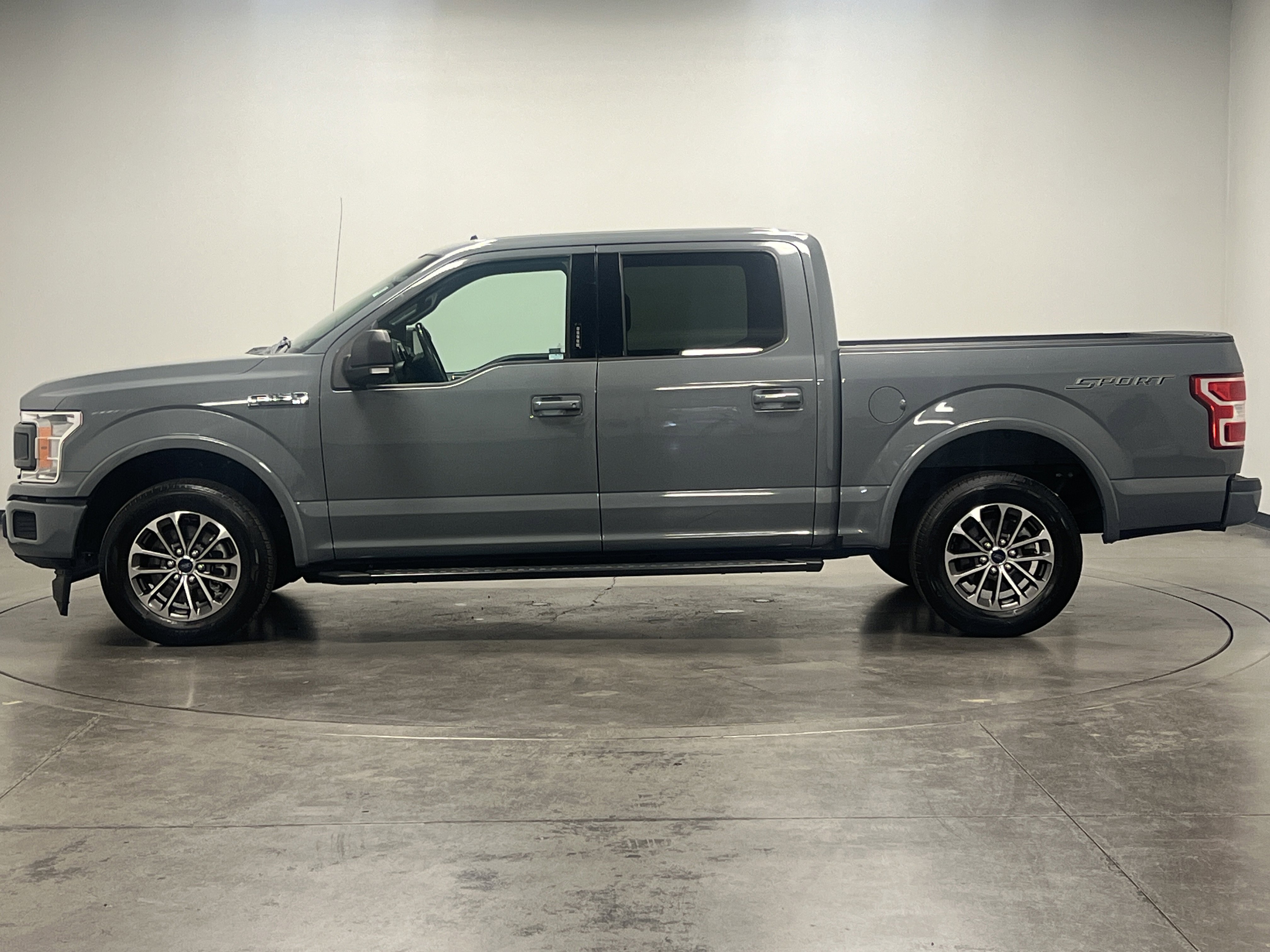 2020 Ford F-150 XLT photo 4