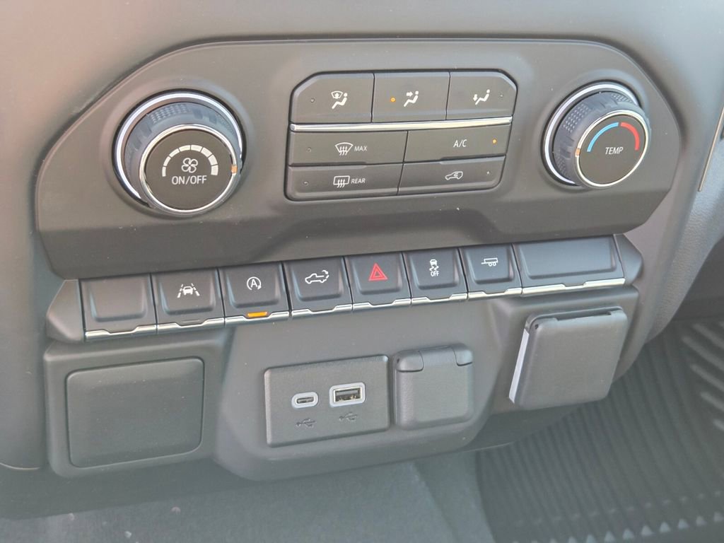 2025 Chevrolet Silverado 1500 Custom photo 12