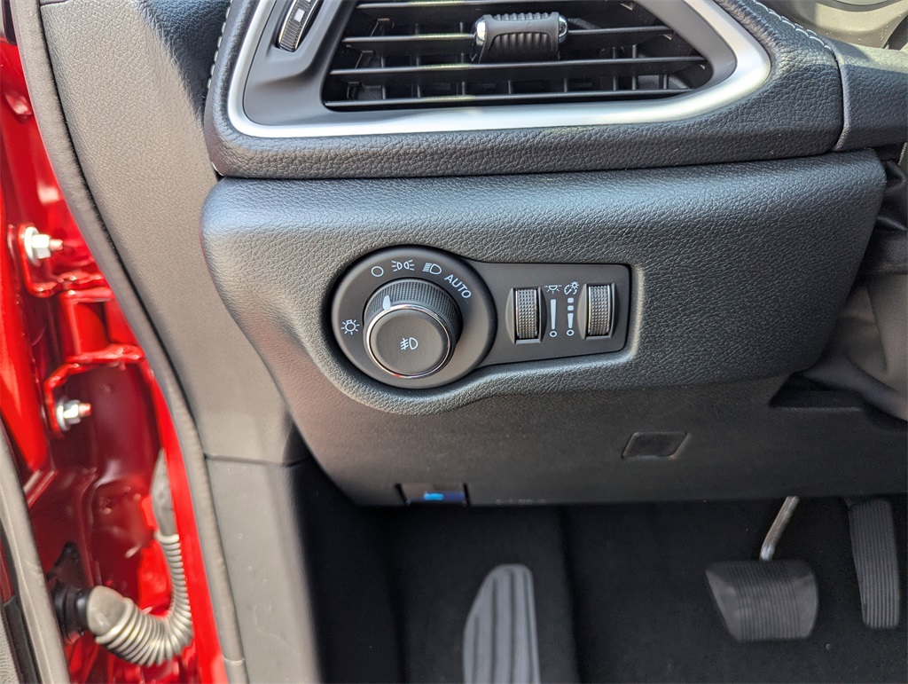 2026 Chrysler Pacifica photo 18