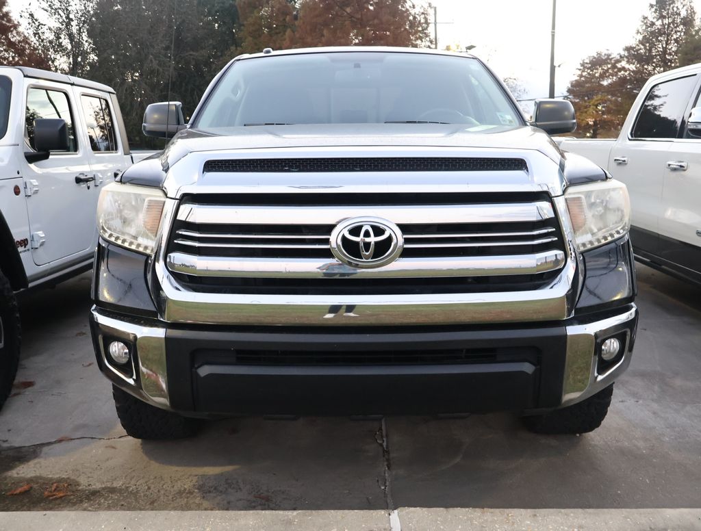 2016 Toyota Tundra SR5 photo 2