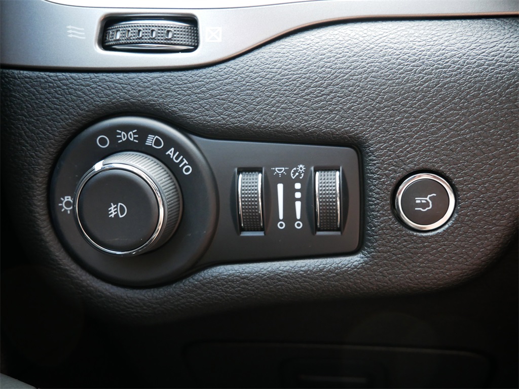 2021 Jeep Cherokee Limited photo 21