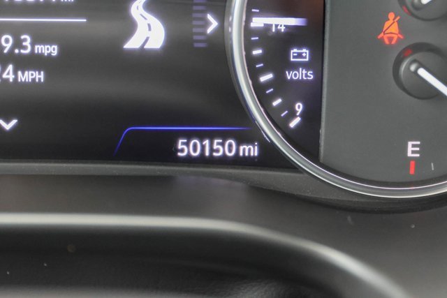 Used 2024 Summit White Buick Premium image 35