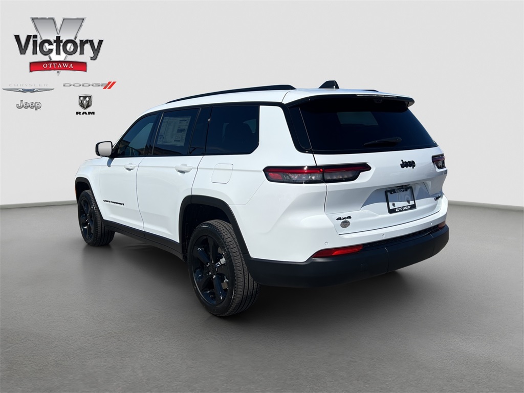 2025 Jeep Grand Cherokee Limited photo 2