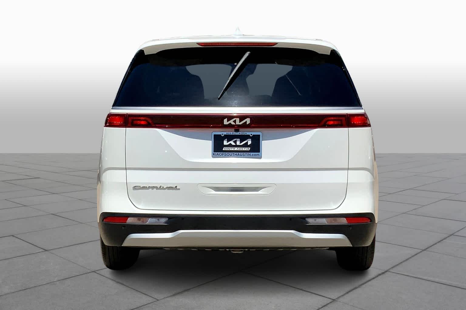 2022 Kia Carnival LX photo 4