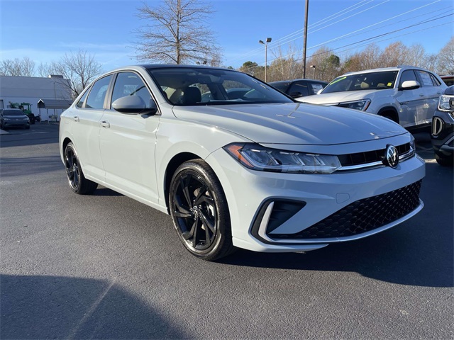 2026 Volkswagen Jetta SE's photo