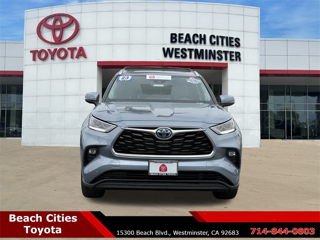 2023 Toyota Highlander Hybrid Limited photo 3