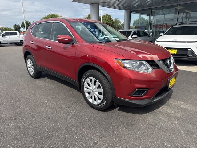 2015 Nissan Rogue S photo 2